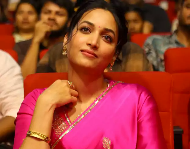 Srinidhi Shetty Red Saree Photos